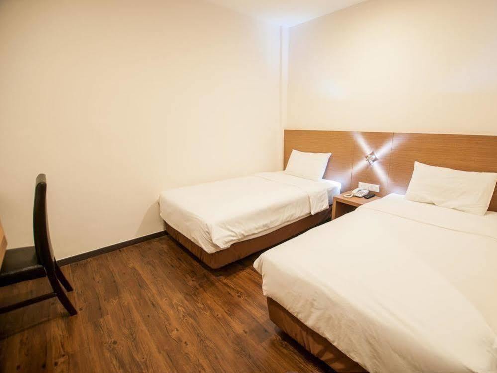 Nagoya Inn Hotel Kuah Luaran gambar